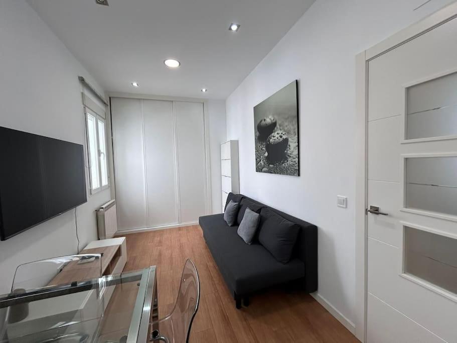Flat In The Barrio De Las Delicias, Madrid Bagian luar foto